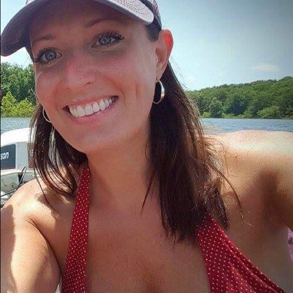 Meet your Posher, Carin - Picture 2 of 7